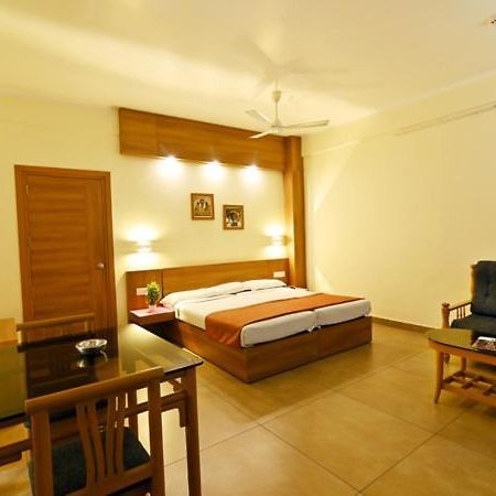 Maharani Hotel Kozhikode Exterior photo