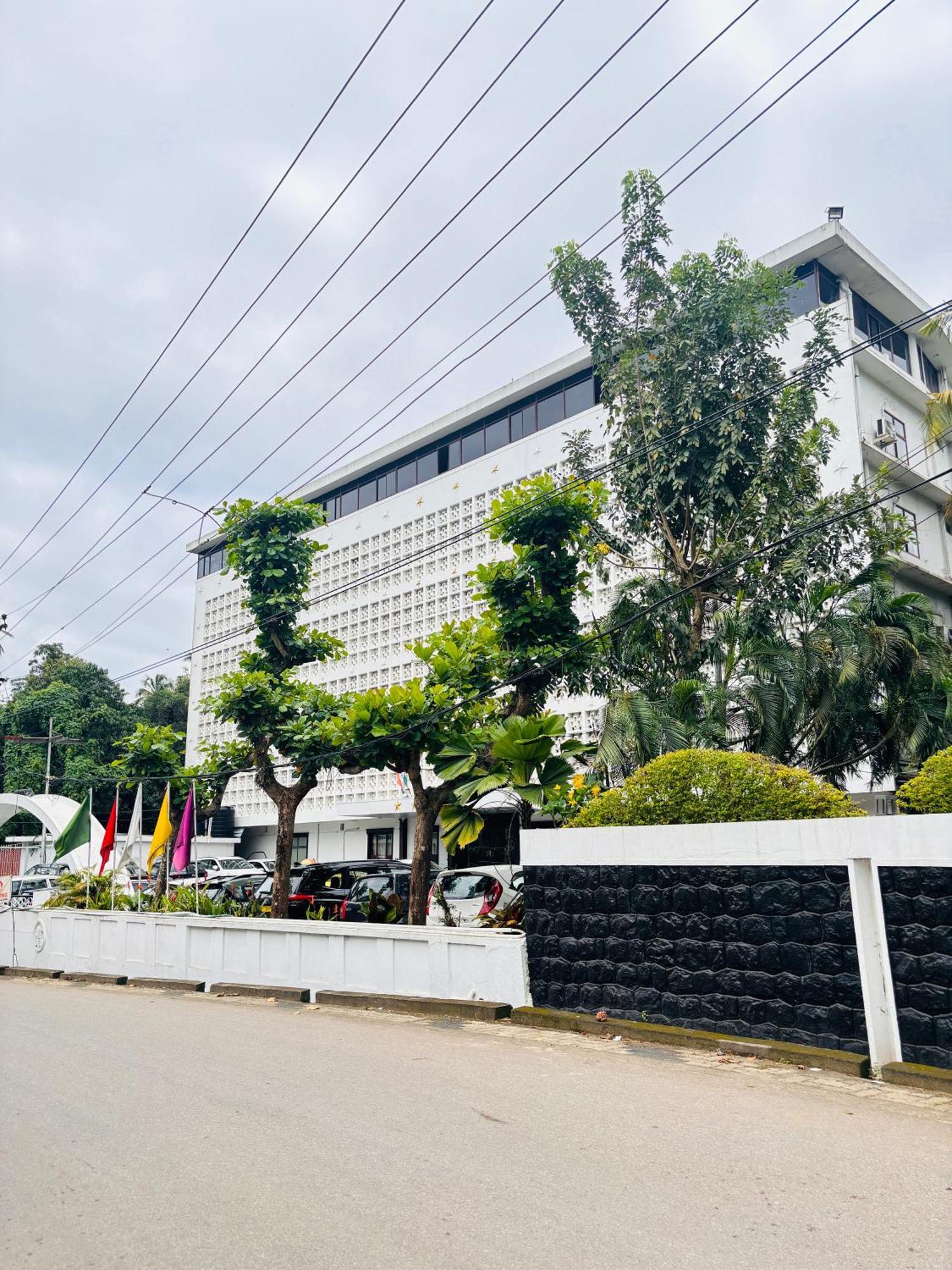 Maharani Hotel Kozhikode Exterior photo