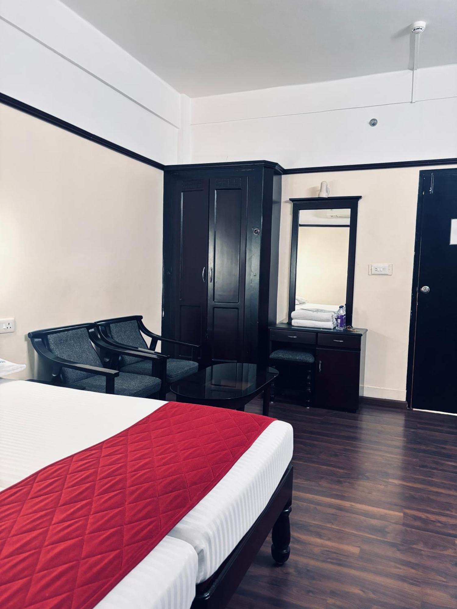 Maharani Hotel Kozhikode Exterior photo