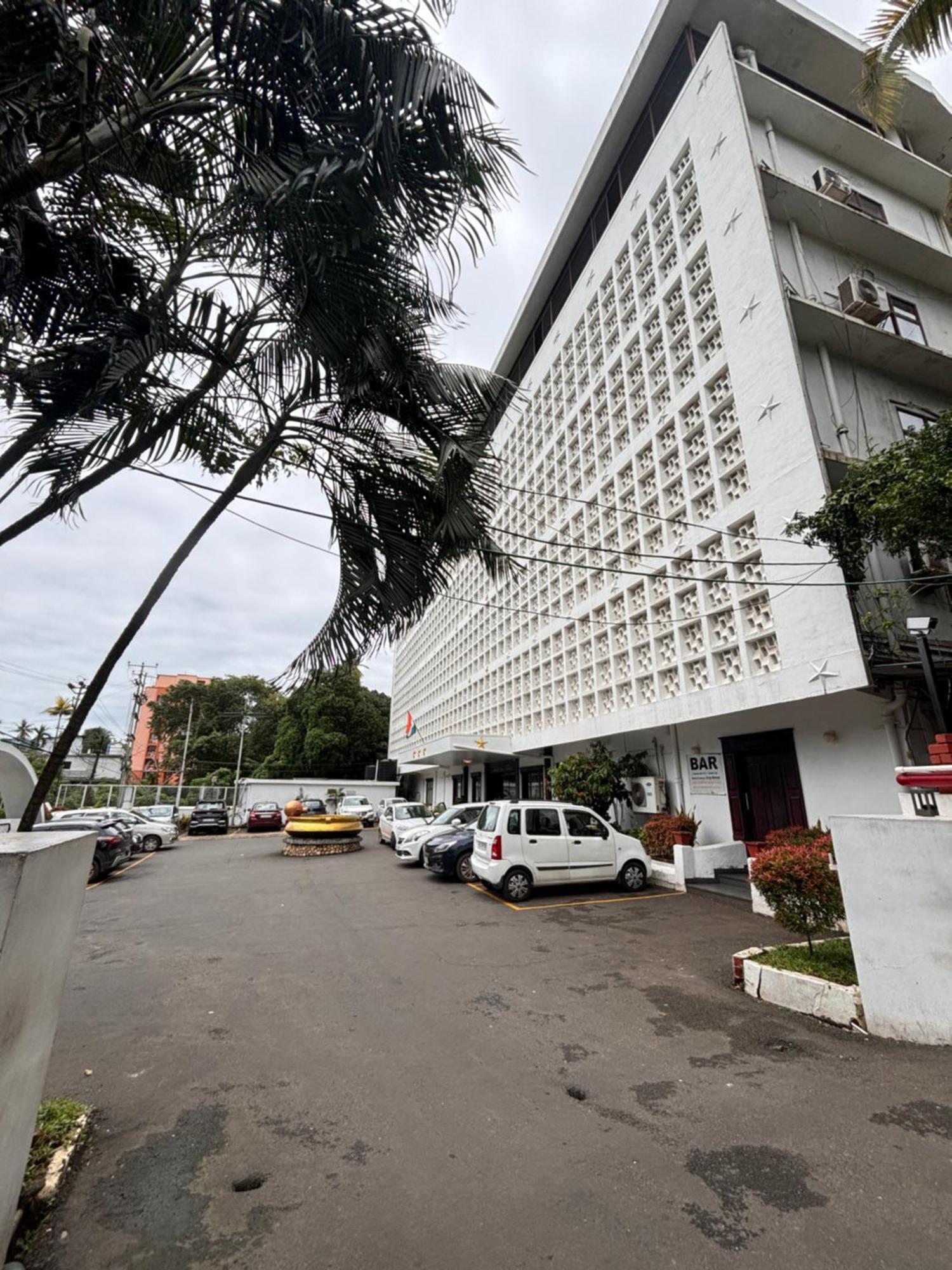 Maharani Hotel Kozhikode Exterior photo